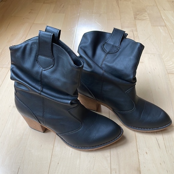 Charles Albert cowgirl boots W8 black with brown heel. Vegan leather - Picture 6 of 8